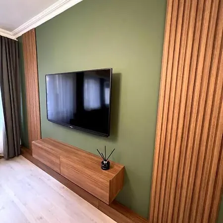 Cozy 2br Renovated 1 Min To Metro Διαμέρισμα *