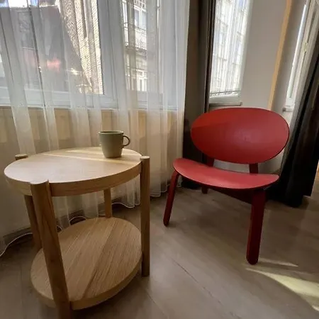 Cozy 2br Renovated 1 Min To Metro Apartamento Estambul