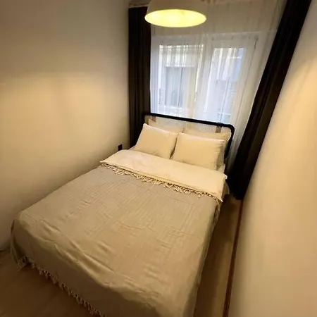 Apartamento Cozy 2br Renovated 1 Min To Metro Estambul