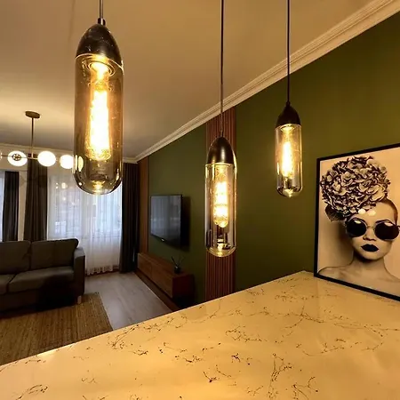 Cozy 2br Renovated 1 Min To Metro Istanbul